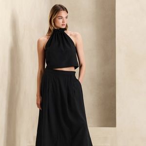 2 Banana Republic NWT halter crop size 10 in black and white crop top size 10